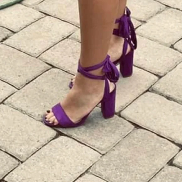Trary Lace Up Chunky Heel Sandals - Picture 2 of 7
